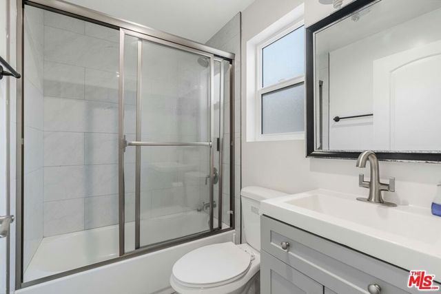 8224 Vanscoy Avenue, North Hollywood, CA 91605