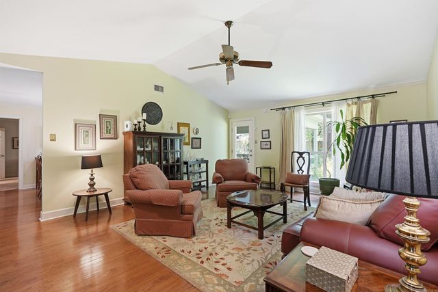 17 Sandstone, Conway, AR 72034