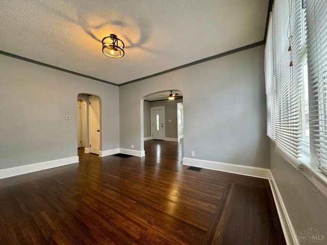 2942 Woodrow Avenue, Cincinnati, OH 45211