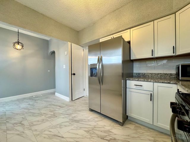 2942 Woodrow Avenue, Cincinnati, OH 45211