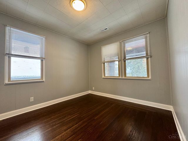 2942 Woodrow Avenue, Cincinnati, OH 45211