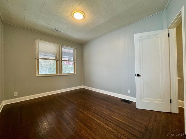 2942 Woodrow Avenue, Cincinnati, OH 45211