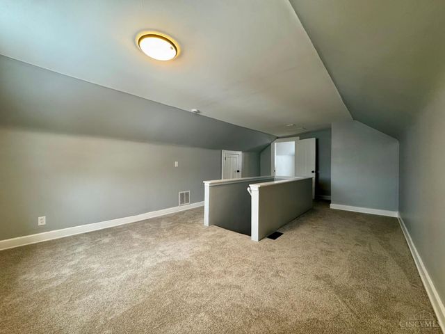 2942 Woodrow Avenue, Cincinnati, OH 45211