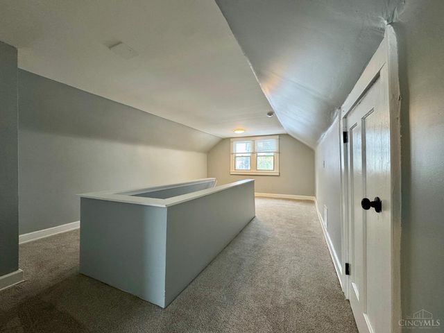 2942 Woodrow Avenue, Cincinnati, OH 45211