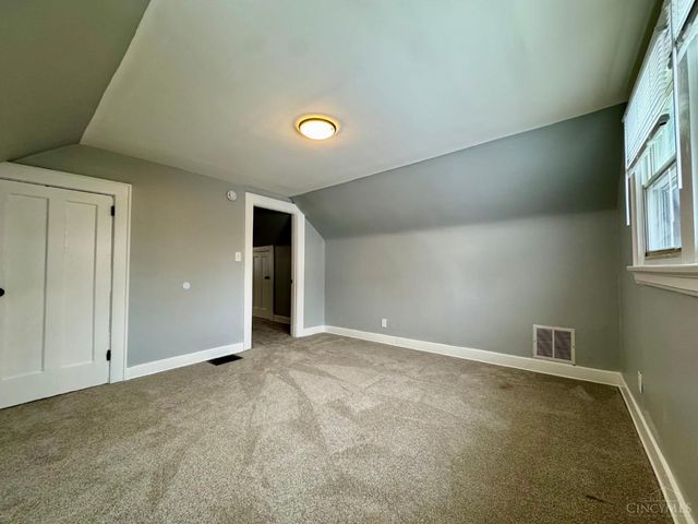 2942 Woodrow Avenue, Cincinnati, OH 45211