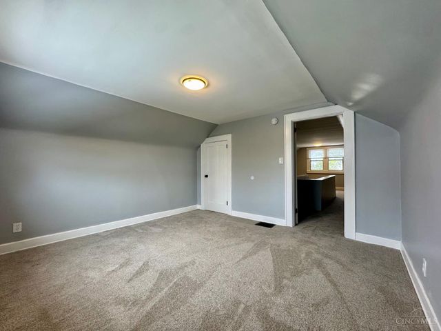 2942 Woodrow Avenue, Cincinnati, OH 45211