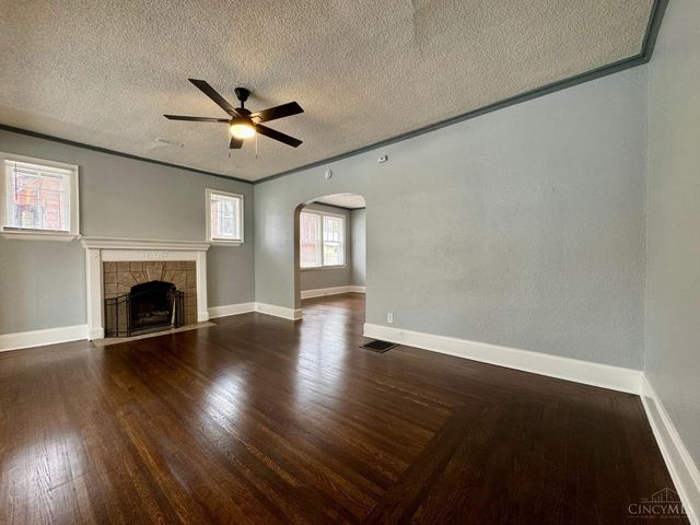 2942 Woodrow Avenue, Cincinnati, OH 45211