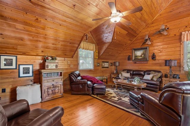 25743 NW 62ND AVENUE, High Springs, FL 32643
