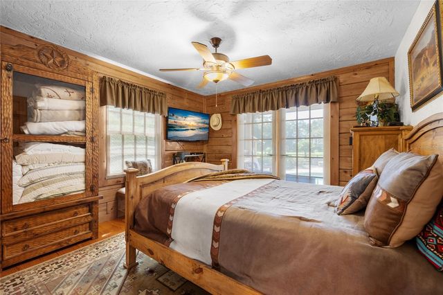 25743 NW 62ND AVENUE, High Springs, FL 32643