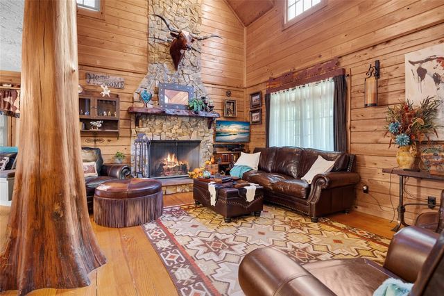 25743 NW 62ND AVENUE, High Springs, FL 32643