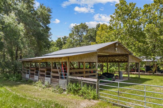25743 NW 62ND AVENUE, High Springs, FL 32643
