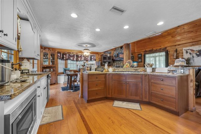 25743 NW 62ND AVENUE, High Springs, FL 32643