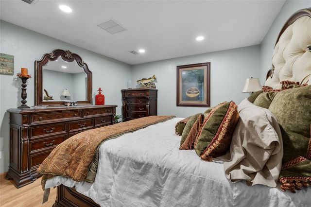 25743 NW 62ND AVENUE, High Springs, FL 32643