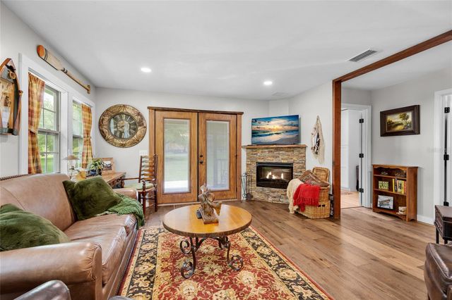 25743 NW 62ND AVENUE, High Springs, FL 32643