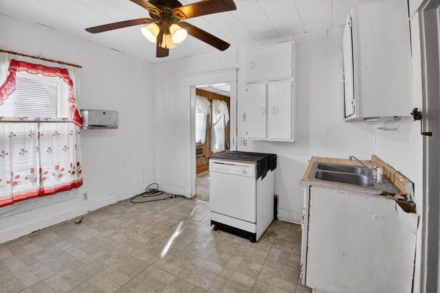 1731 Grand AVENUE, Racine, WI 53403