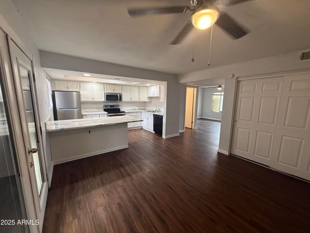 4736 W ROSE Lane, Glendale, AZ 85301