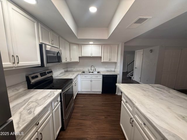 4736 W ROSE Lane, Glendale, AZ 85301