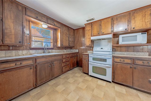 494 Vz County Road 2810, Mabank, TX 75147
