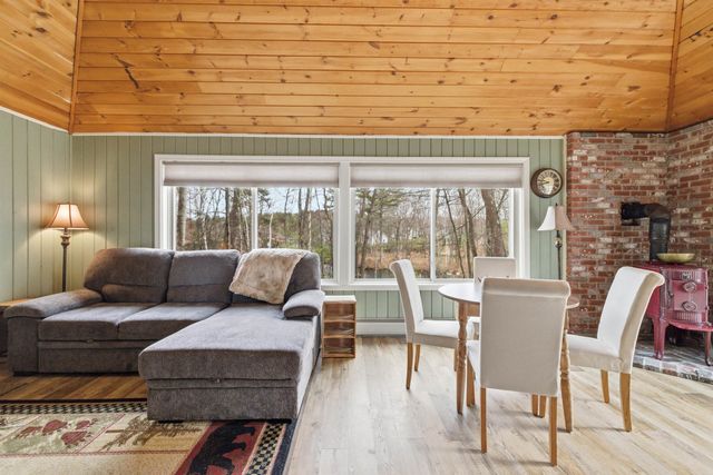 80 River Street, Wolfeboro, NH 03894
