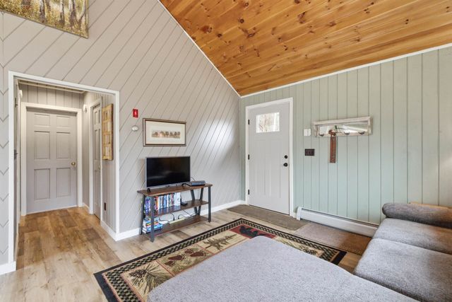 80 River Street, Wolfeboro, NH 03894