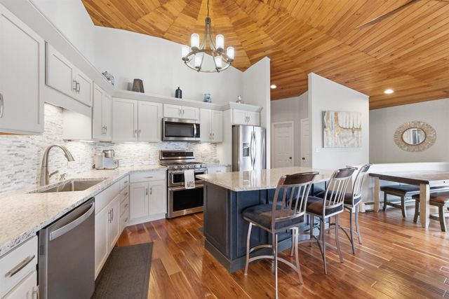 80 River Street, Wolfeboro, NH 03894