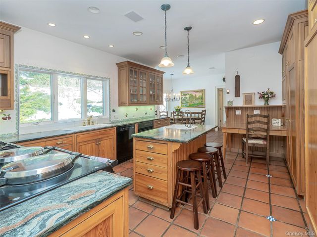 18 Harriman Drive, Port Washington, NY 11050