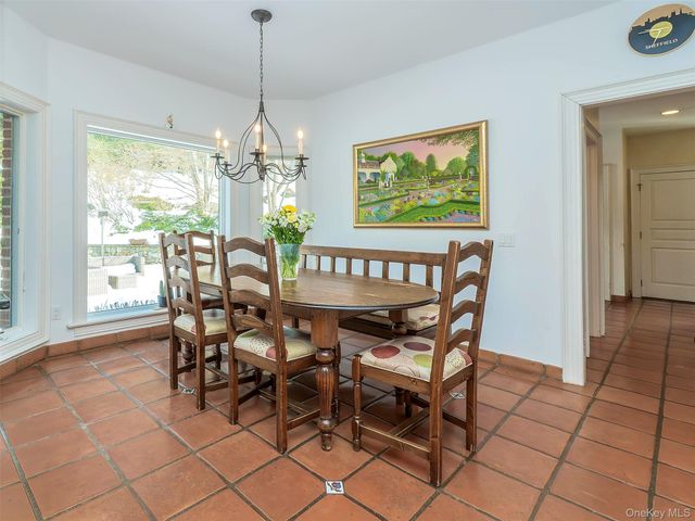 18 Harriman Drive, Port Washington, NY 11050