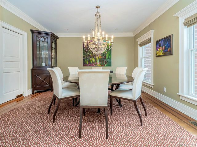 18 Harriman Drive, Port Washington, NY 11050