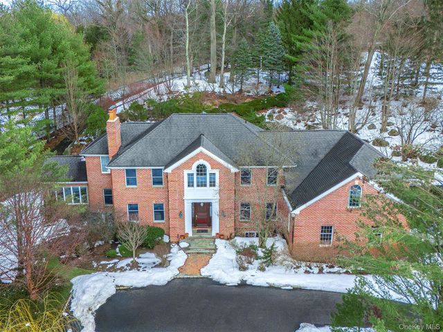 18 Harriman Drive, Port Washington, NY 11050