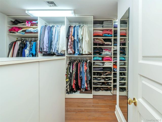 18 Harriman Drive, Port Washington, NY 11050