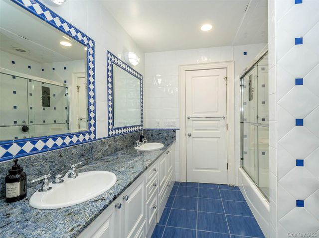 18 Harriman Drive, Port Washington, NY 11050