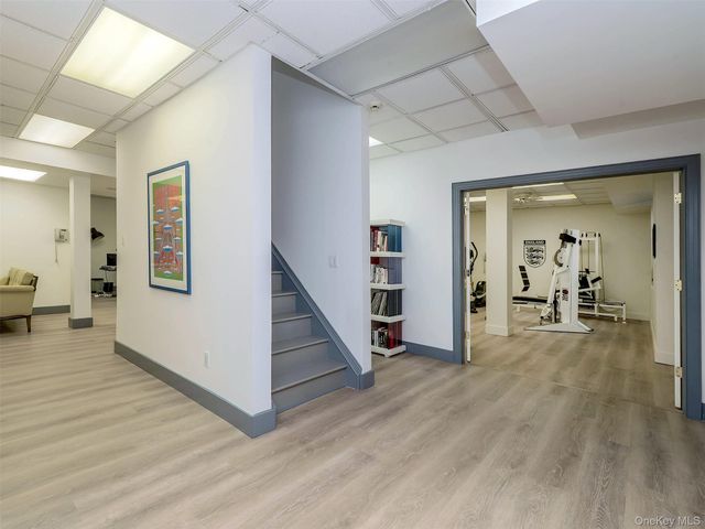 18 Harriman Drive, Port Washington, NY 11050