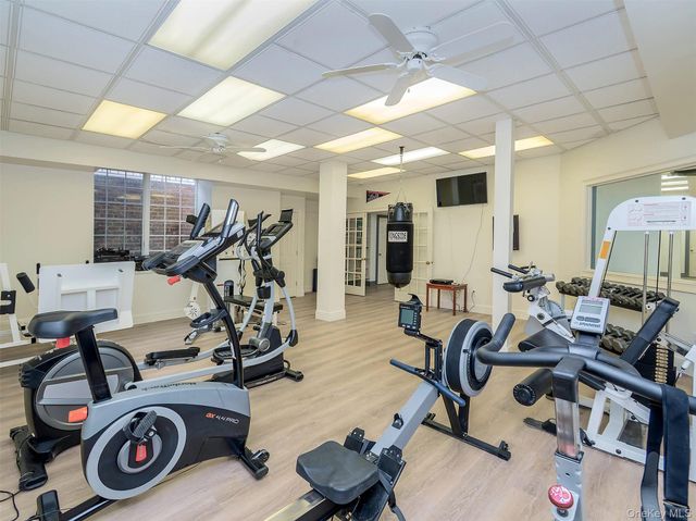 18 Harriman Drive, Port Washington, NY 11050