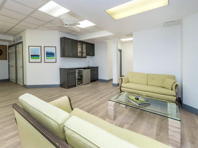 18 Harriman Drive, Port Washington, NY 11050