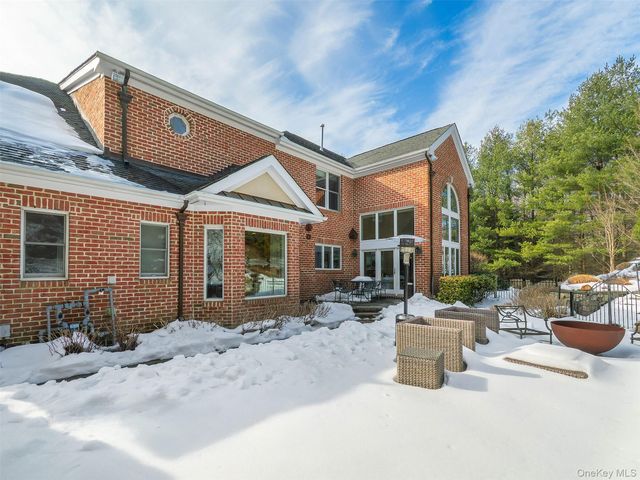 18 Harriman Drive, Port Washington, NY 11050