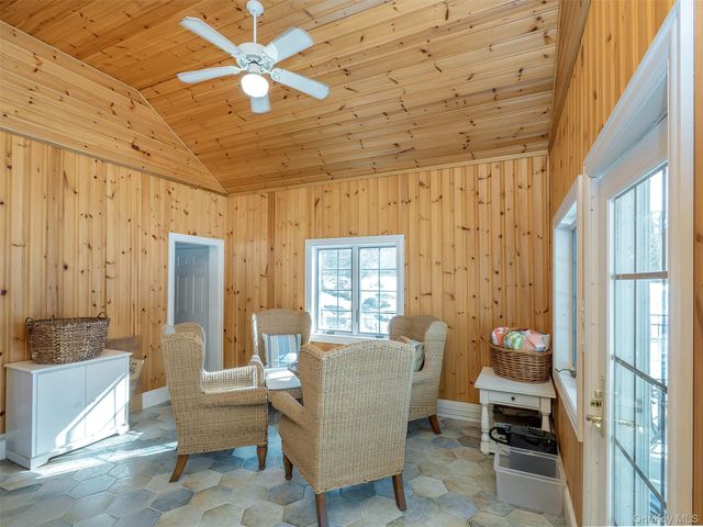 18 Harriman Drive, Port Washington, NY 11050