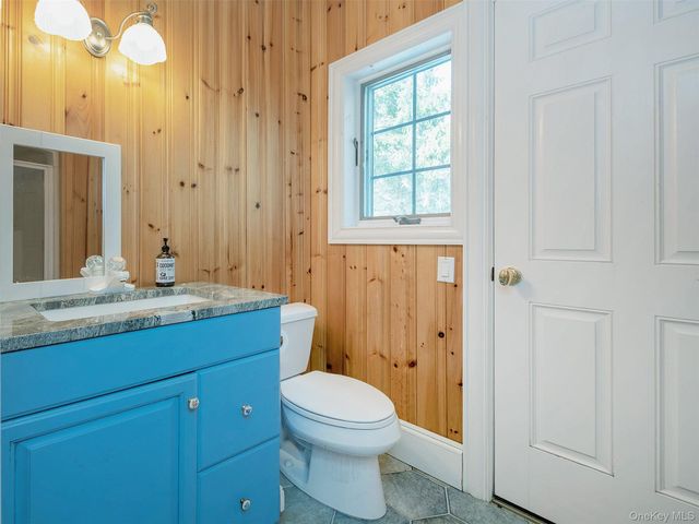 18 Harriman Drive, Port Washington, NY 11050