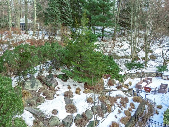 18 Harriman Drive, Port Washington, NY 11050