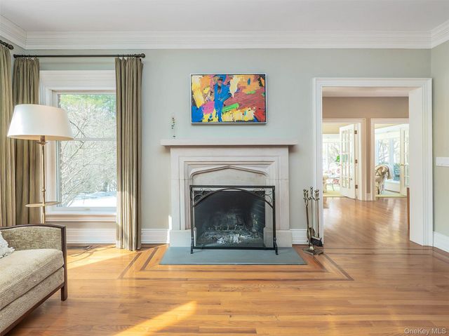 18 Harriman Drive, Port Washington, NY 11050