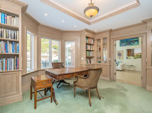 18 Harriman Drive, Port Washington, NY 11050