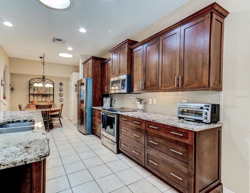 Image 11 of property listing at 2613 CORBYTON COURT, Orlando, FL 32828