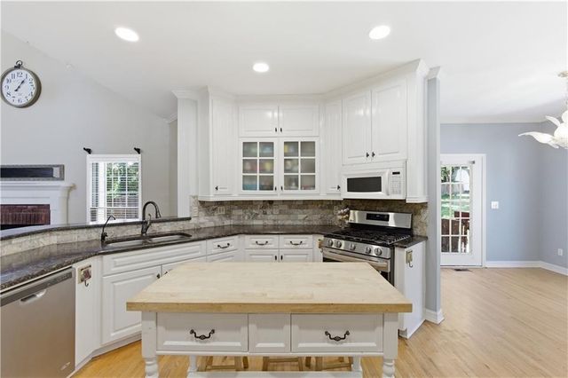 2255 Pinehaven Court, Grayson, GA 30017