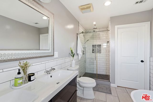 5509 Onacrest Drive, Los Angeles, CA 90043