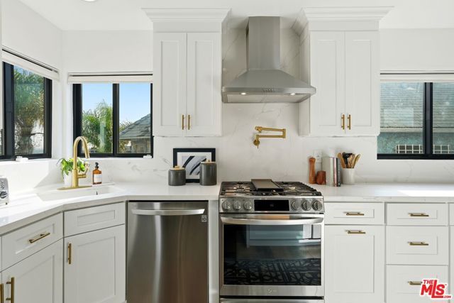 5509 Onacrest Drive, Los Angeles, CA 90043