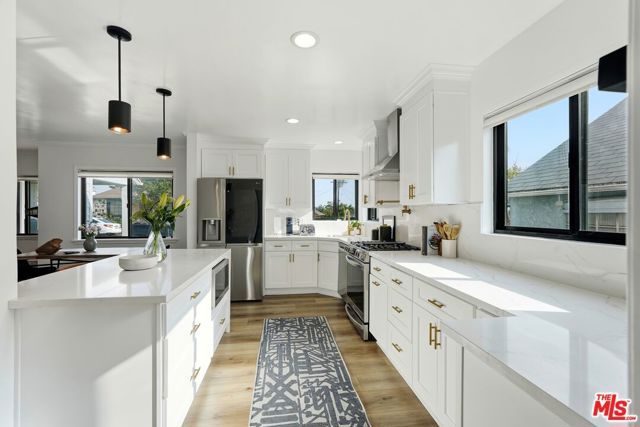 5509 Onacrest Drive, Los Angeles, CA 90043