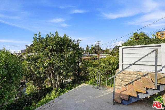 5509 Onacrest Drive, Los Angeles, CA 90043