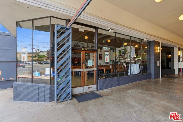 5509 Onacrest Drive, Los Angeles, CA 90043