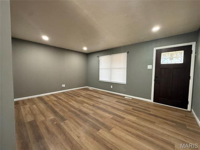 601 Wickford Way, Ballwin, MO 63021