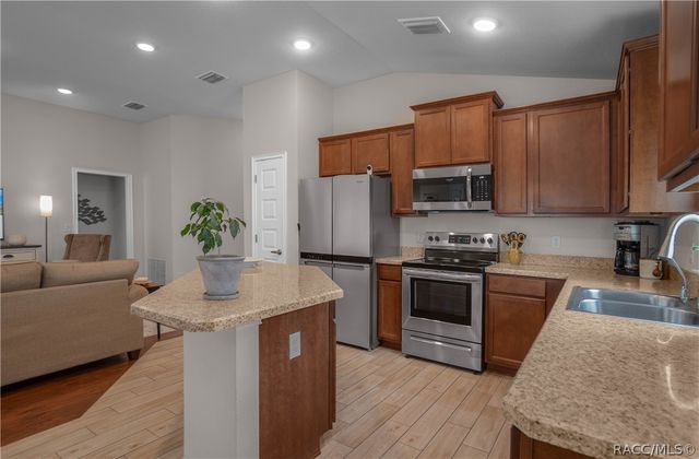 3271 N Burroughs Path, Beverly Hills, FL 34465