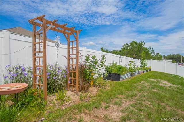3271 N Burroughs Path, Beverly Hills, FL 34465